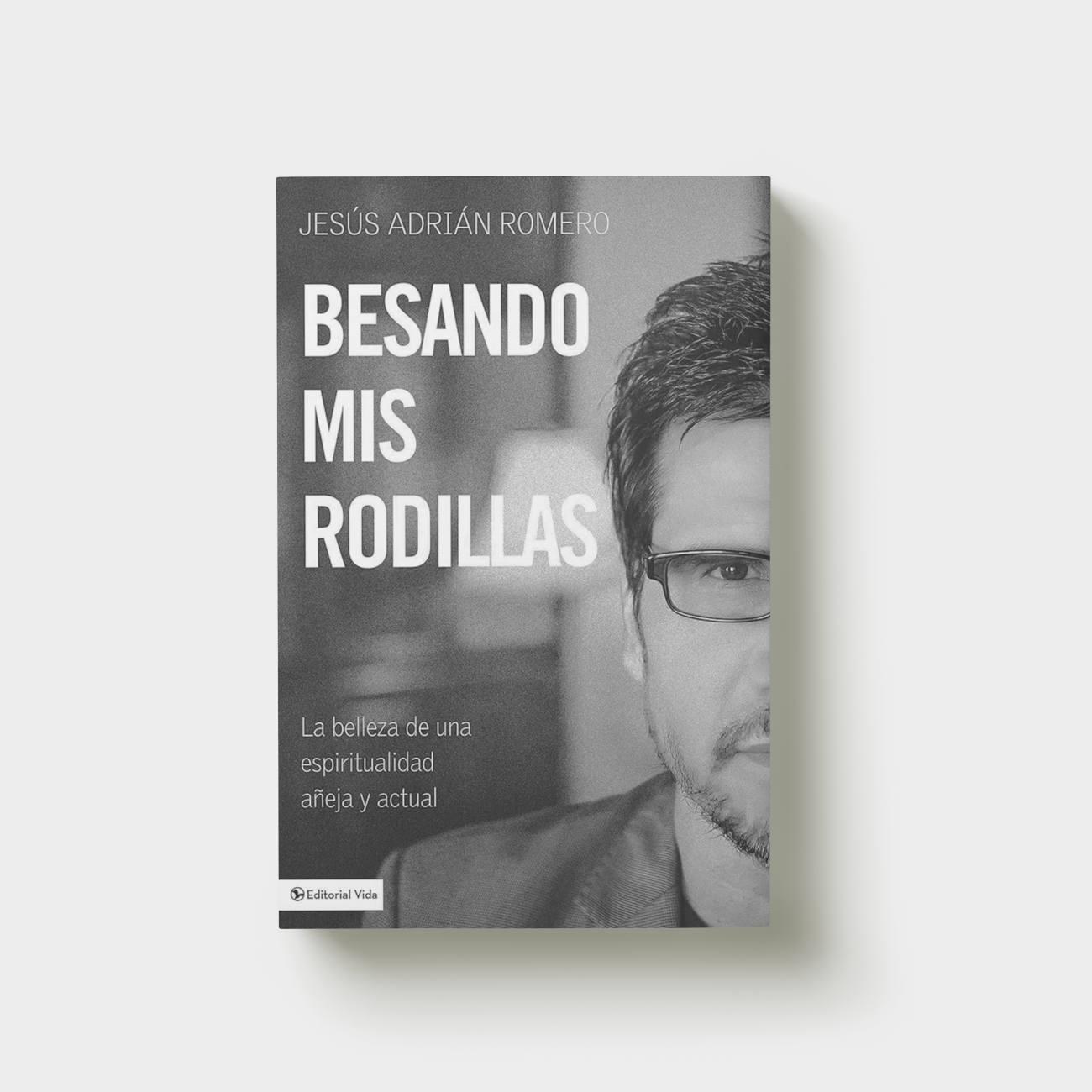 Libro "Besando Mis Rodillas"